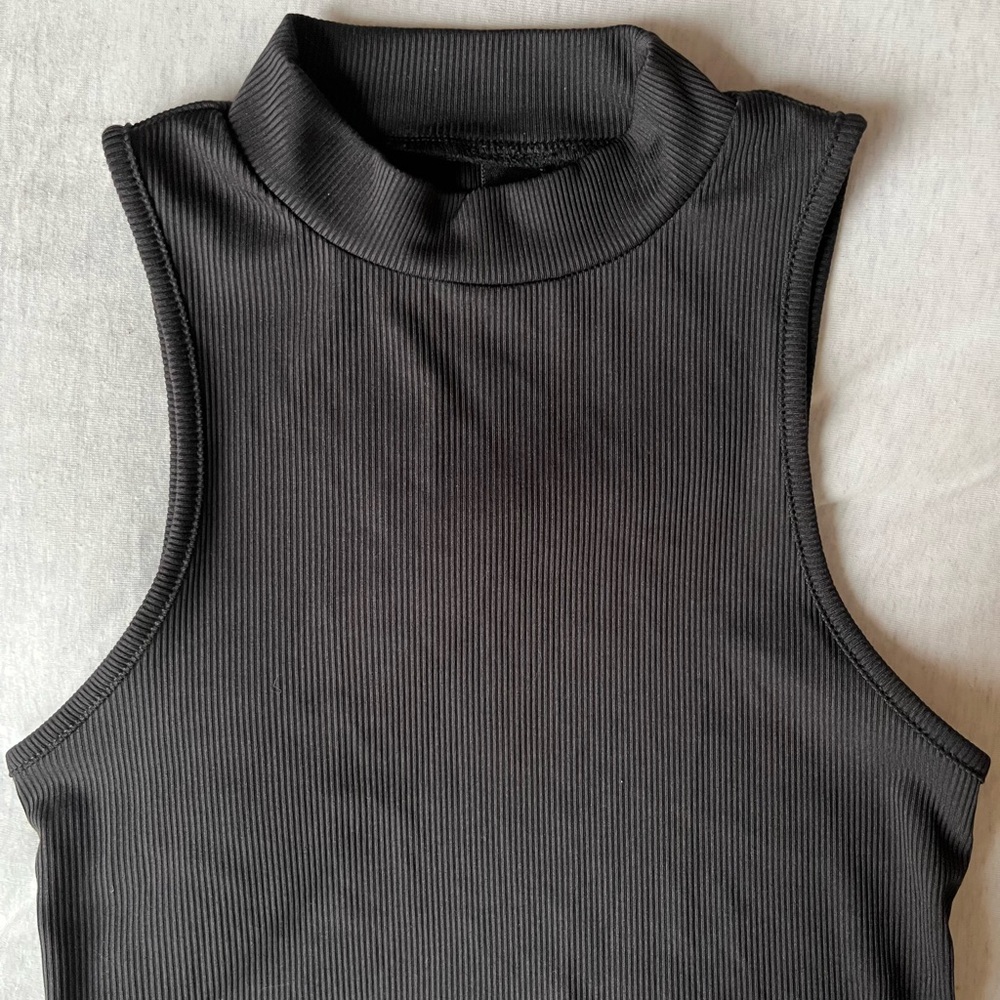 ✨ 3 for $10 ✨ SHEIN S Ribbed Mock Neck Tops! - Picture 8 of 16